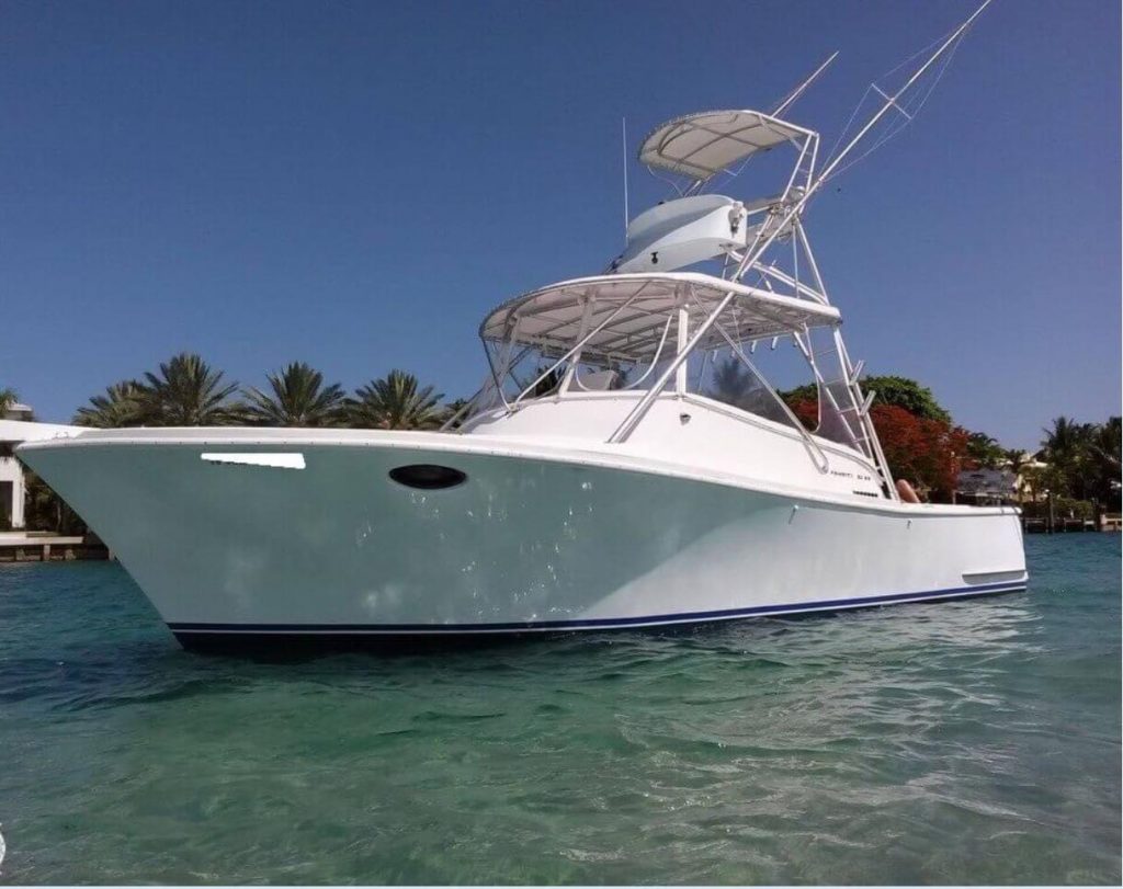 Fin and Fly Fishing Charters - 33ft Priority Sportfishing Boat